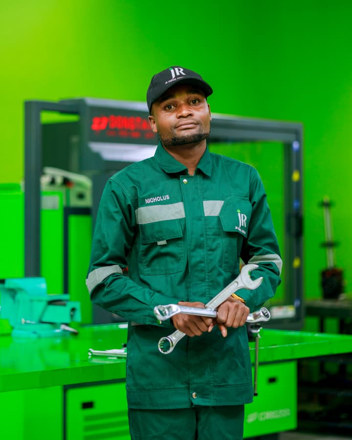 Professional diesel engine workshop